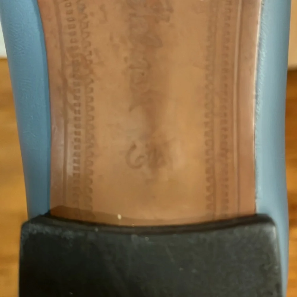 Soft blue flats - Picture 5 of 7